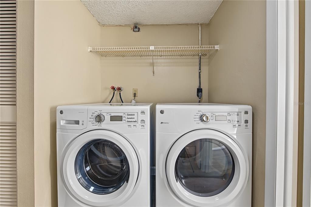 For Sale: $249,000 (3 beds, 2 baths, 1405 Square Feet)