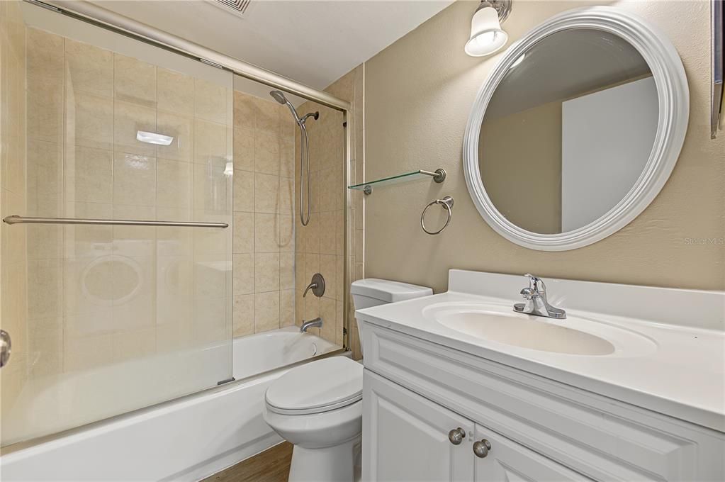 For Sale: $249,000 (3 beds, 2 baths, 1405 Square Feet)