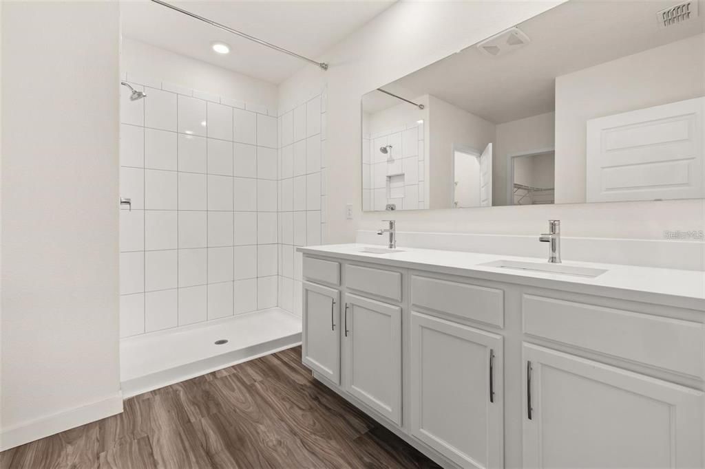 For Sale: $375,000 (4 beds, 2 baths, 1828 Square Feet)