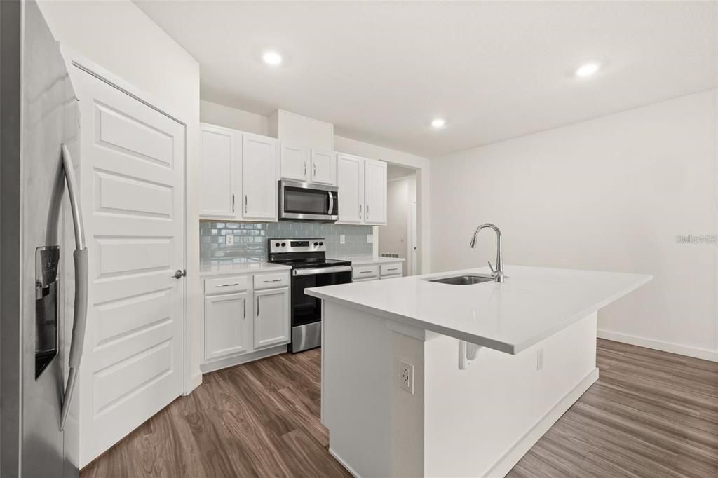 For Sale: $375,000 (4 beds, 2 baths, 1828 Square Feet)