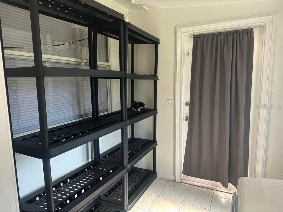 В аренду: $1,350 (2 спален, 1 ванн, 700 Квадратных фут)