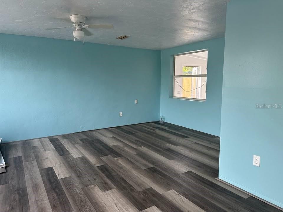 В аренду: $1,350 (2 спален, 1 ванн, 700 Квадратных фут)
