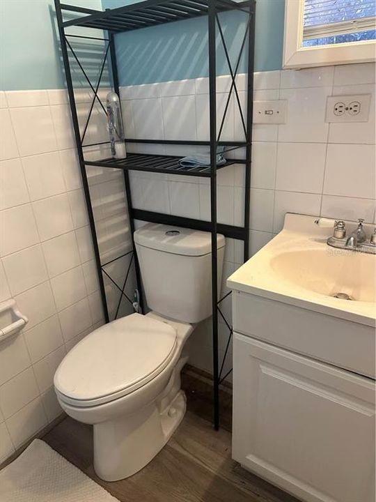 В аренду: $1,350 (2 спален, 1 ванн, 700 Квадратных фут)