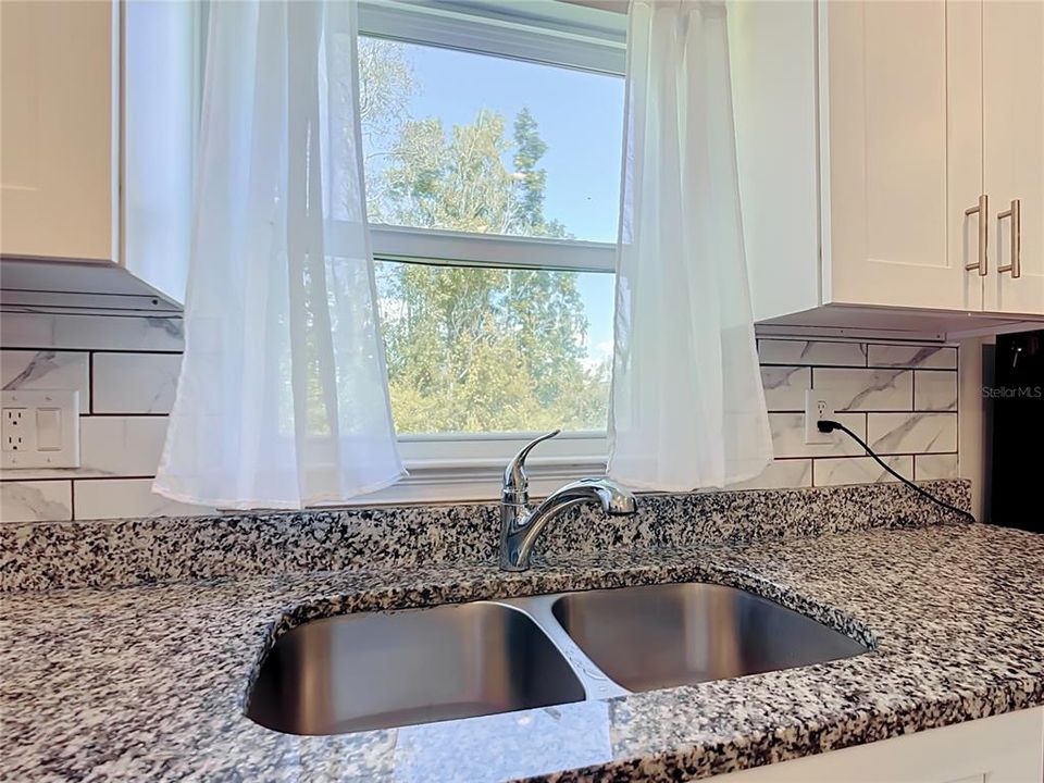 En Venta: $306,900 (4 camas, 2 baños, 1640 Pies cuadrados)
