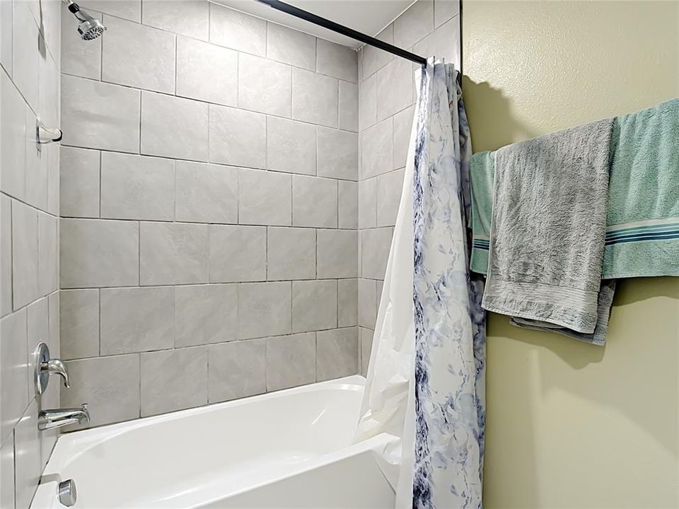 En Venta: $306,900 (4 camas, 2 baños, 1640 Pies cuadrados)