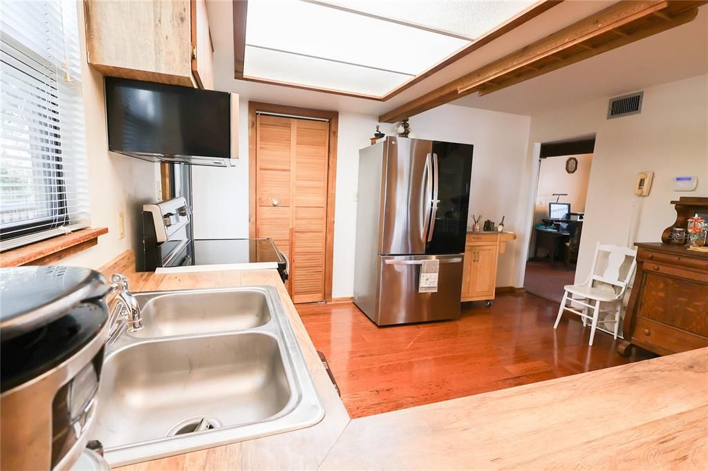 En Venta: $464,900 (3 camas, 2 baños, 1680 Pies cuadrados)