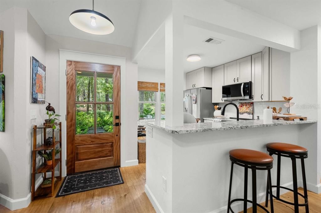 For Sale: $359,900 (3 beds, 2 baths, 1279 Square Feet)