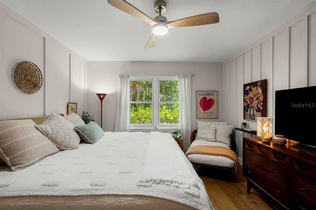For Sale: $359,900 (3 beds, 2 baths, 1279 Square Feet)