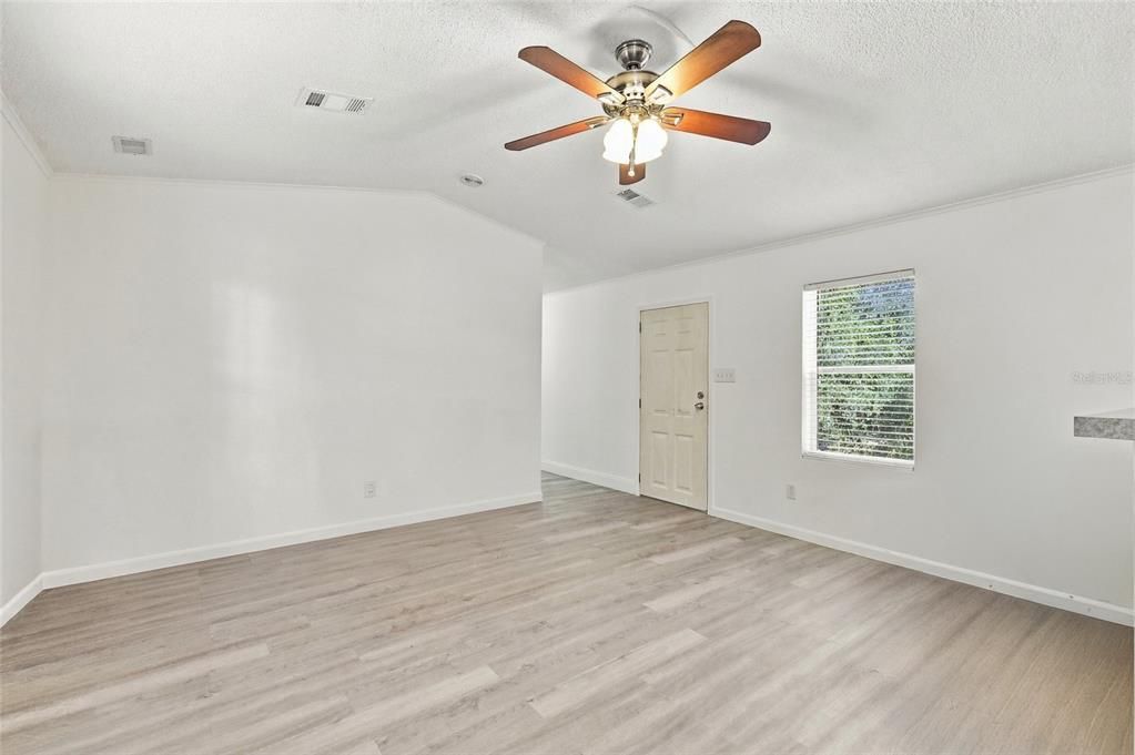 En Venta: $340,000 (3 camas, 2 baños, 1216 Pies cuadrados)