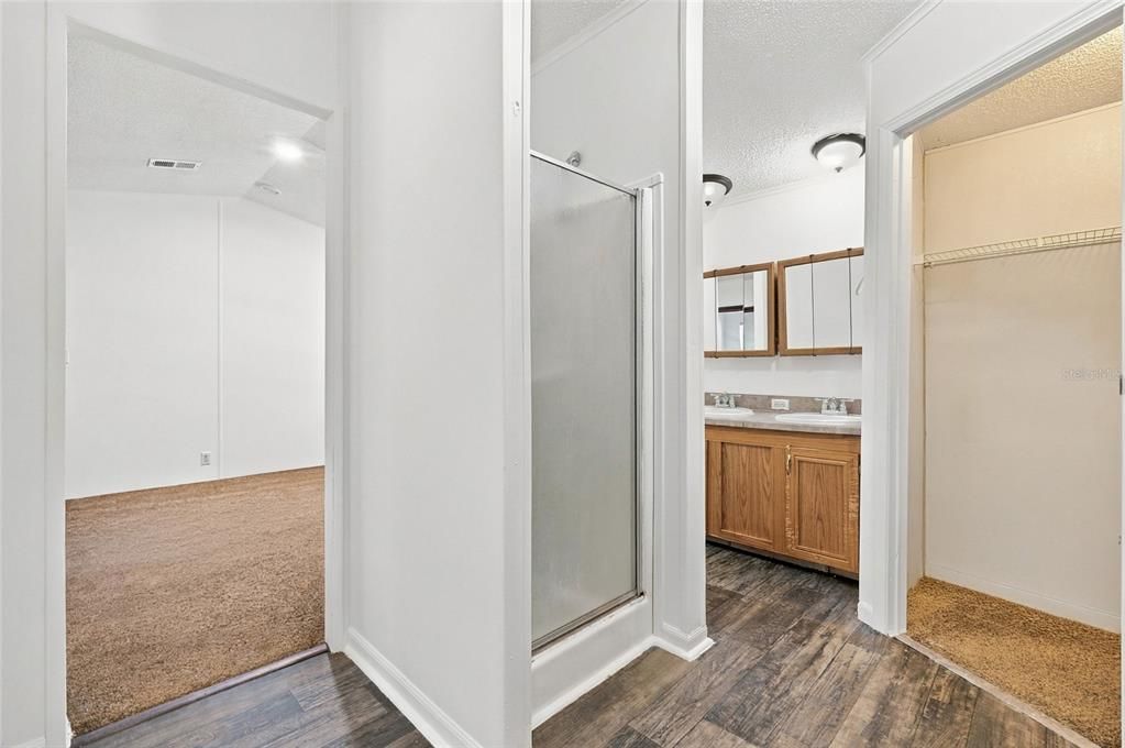 En Venta: $340,000 (3 camas, 2 baños, 1216 Pies cuadrados)