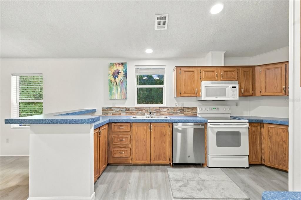 En Venta: $340,000 (3 camas, 2 baños, 1216 Pies cuadrados)