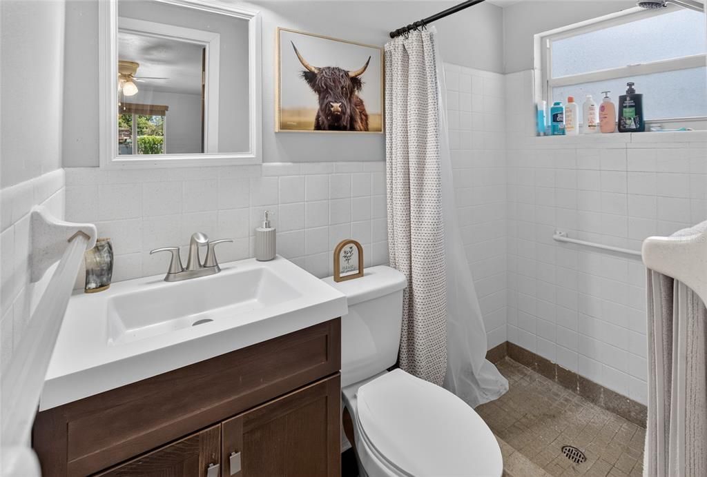 For Sale: $269,900 (3 beds, 2 baths, 1304 Square Feet)