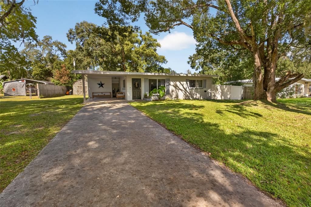 For Sale: $269,900 (3 beds, 2 baths, 1304 Square Feet)