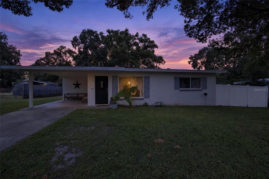 For Sale: $269,900 (3 beds, 2 baths, 1304 Square Feet)