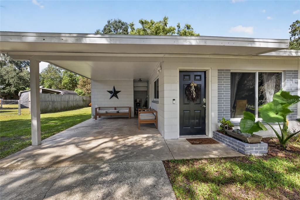 For Sale: $269,900 (3 beds, 2 baths, 1304 Square Feet)