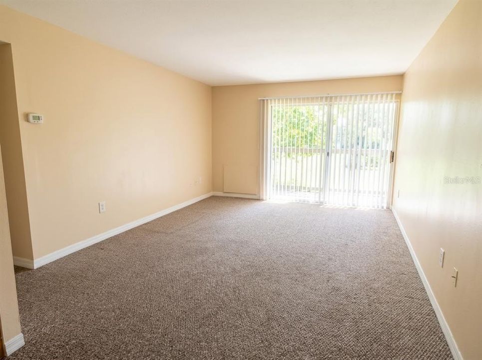 В аренду: $1,600 (2 спален, 1 ванн, 881 Квадратных фут)