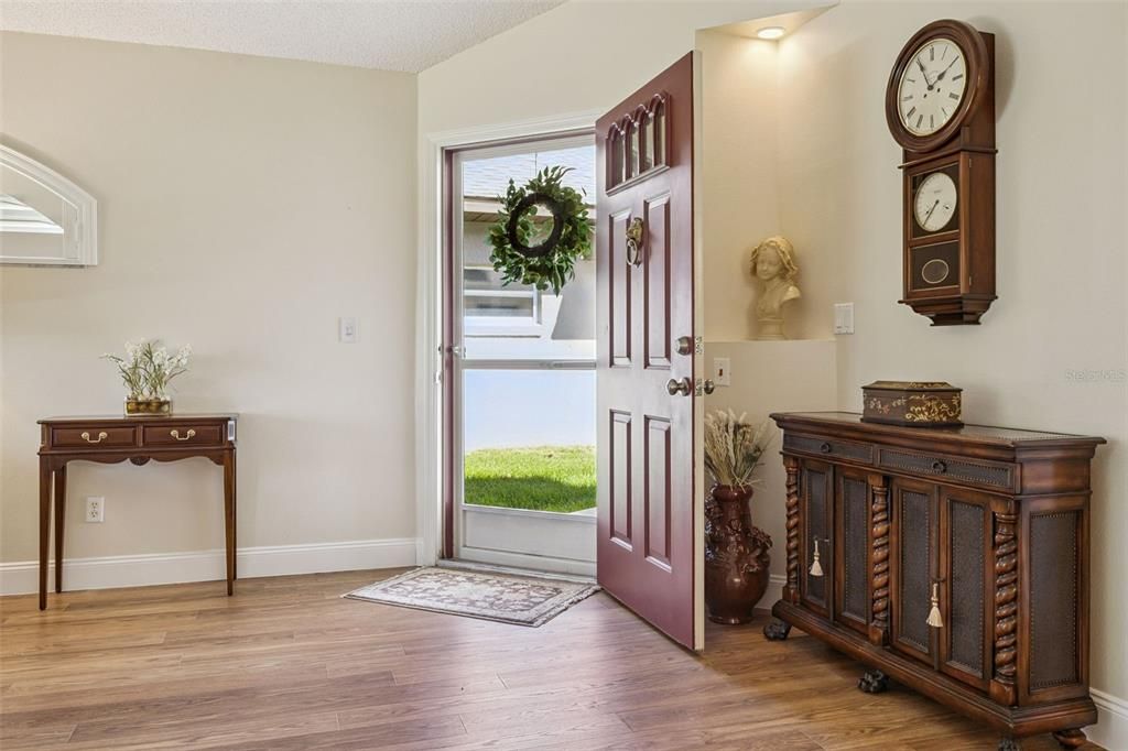На продажу: $284,999 (2 спален, 2 ванн, 1409 Квадратных фут)