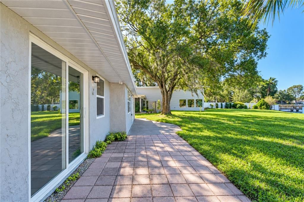 For Sale: $485,000 (3 beds, 2 baths, 1550 Square Feet)