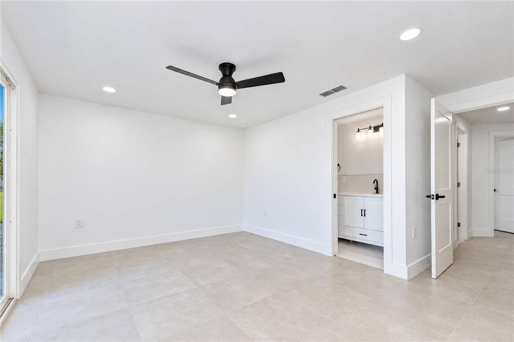 For Sale: $485,000 (3 beds, 2 baths, 1550 Square Feet)