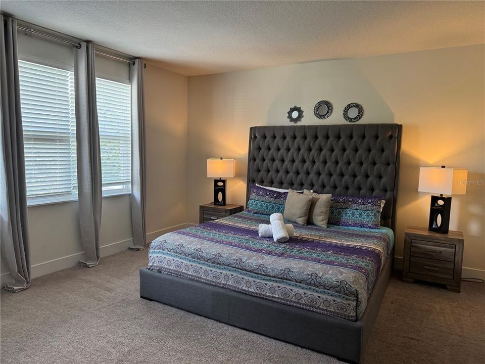 For Sale: $390,999 (3 beds, 3 baths, 1852 Square Feet)