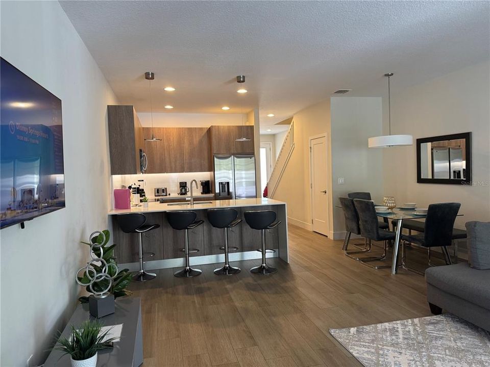 For Sale: $390,999 (3 beds, 3 baths, 1852 Square Feet)