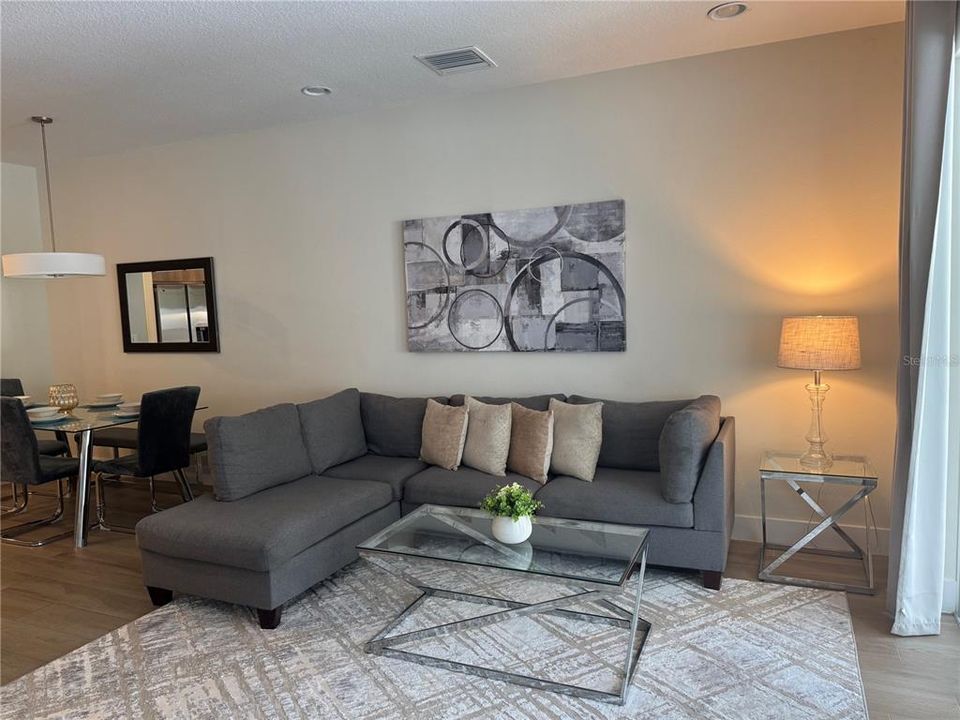For Sale: $390,999 (3 beds, 3 baths, 1852 Square Feet)