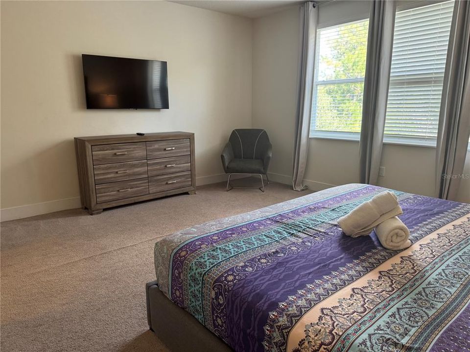 For Sale: $390,999 (3 beds, 3 baths, 1852 Square Feet)