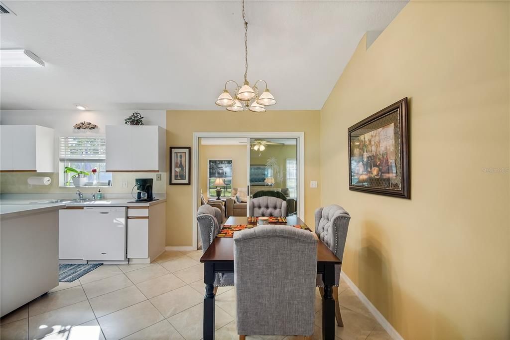 En Venta: $386,000 (3 camas, 2 baños, 1834 Pies cuadrados)