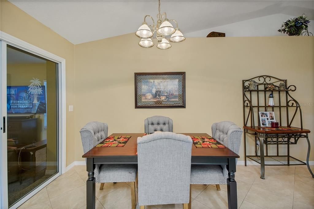 En Venta: $386,000 (3 camas, 2 baños, 1834 Pies cuadrados)