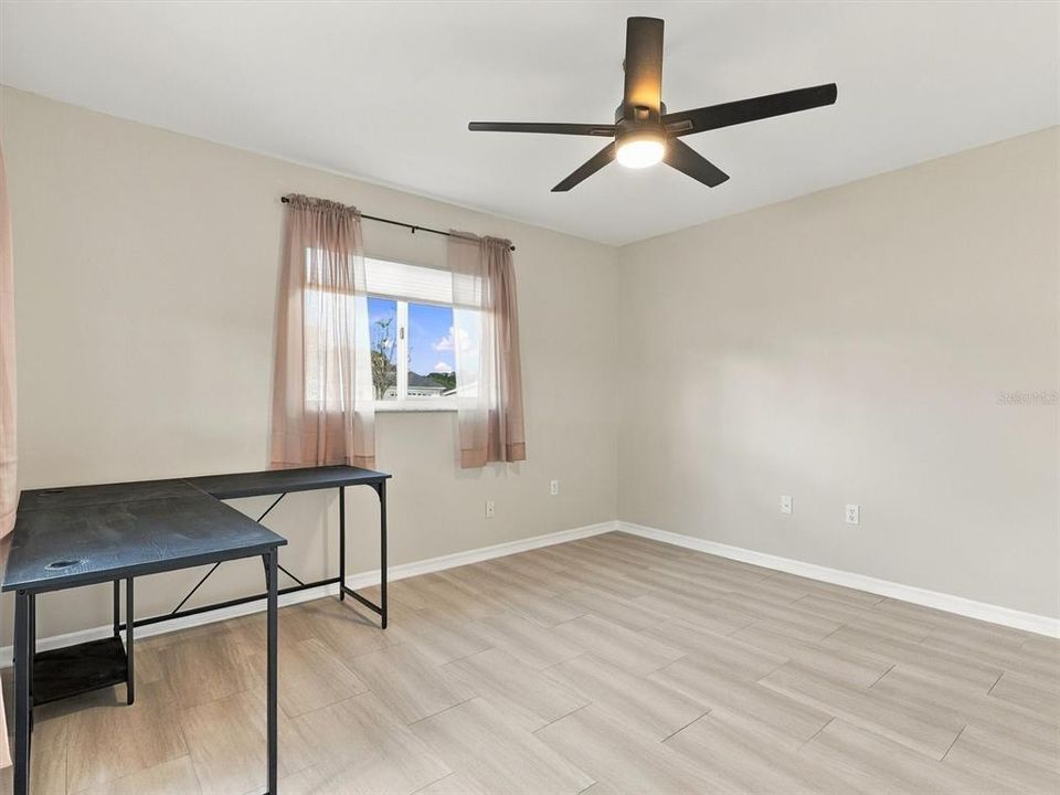 En Venta: $299,900 (3 camas, 2 baños, 1766 Pies cuadrados)