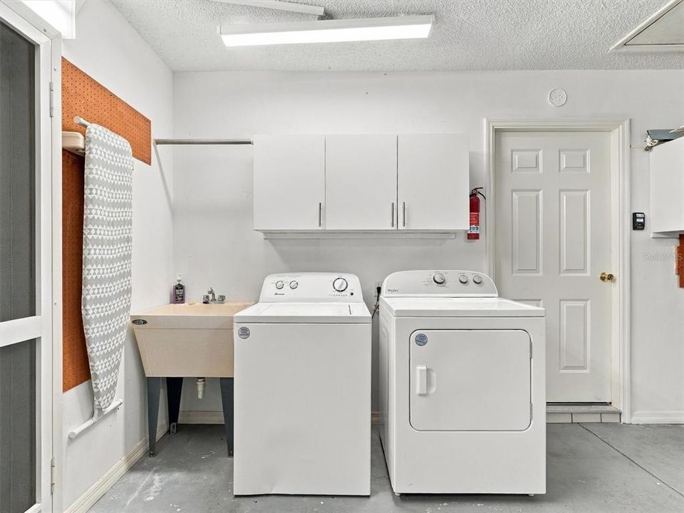En Venta: $299,900 (3 camas, 2 baños, 1766 Pies cuadrados)