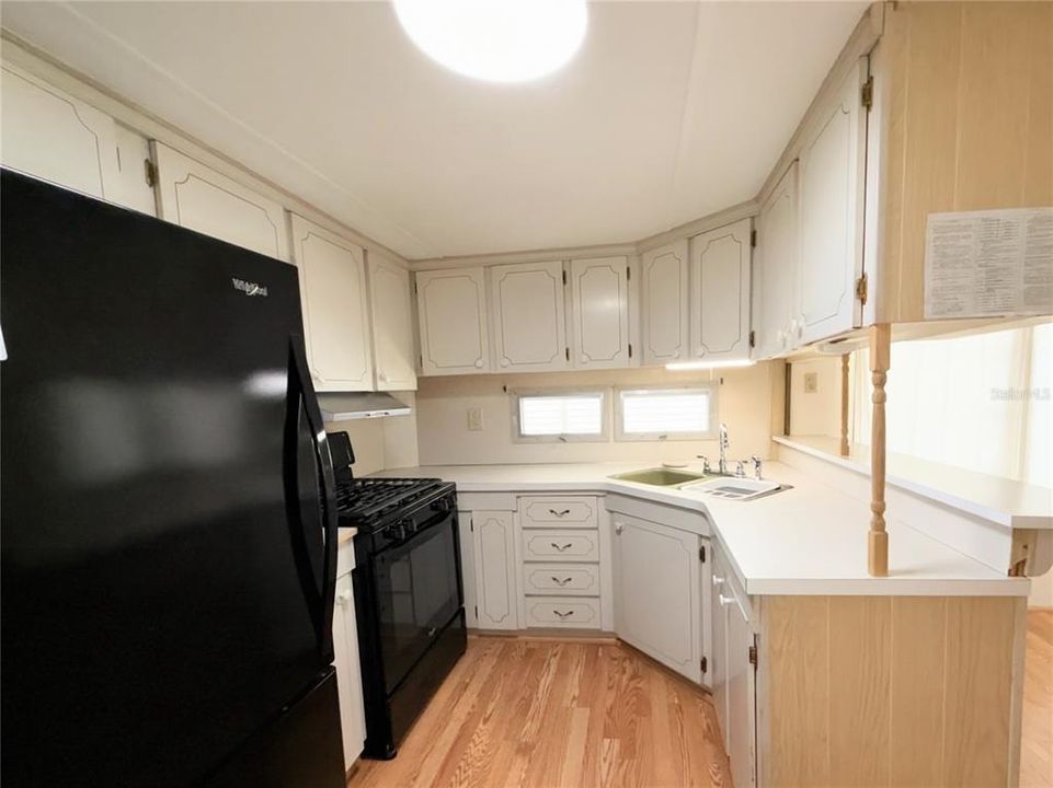 На продажу: $199,000 (2 спален, 1 ванн, 672 Квадратных фут)