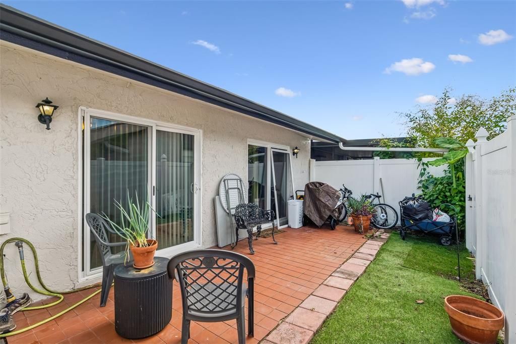 For Sale: $200,000 (3 beds, 2 baths, 1256 Square Feet)