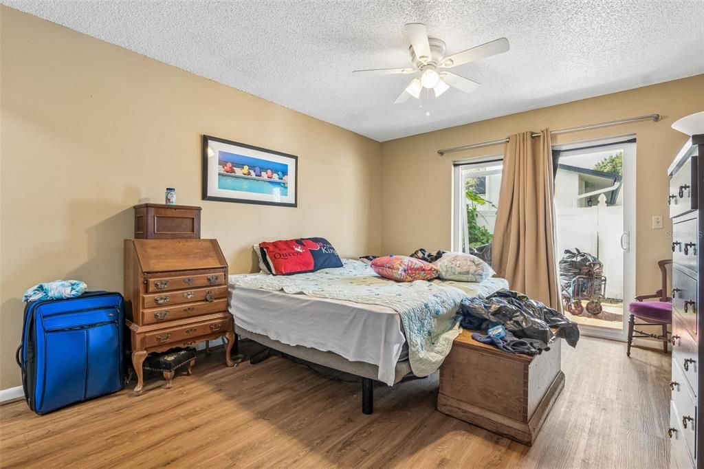 For Sale: $200,000 (3 beds, 2 baths, 1256 Square Feet)