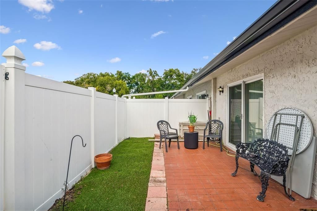 For Sale: $200,000 (3 beds, 2 baths, 1256 Square Feet)