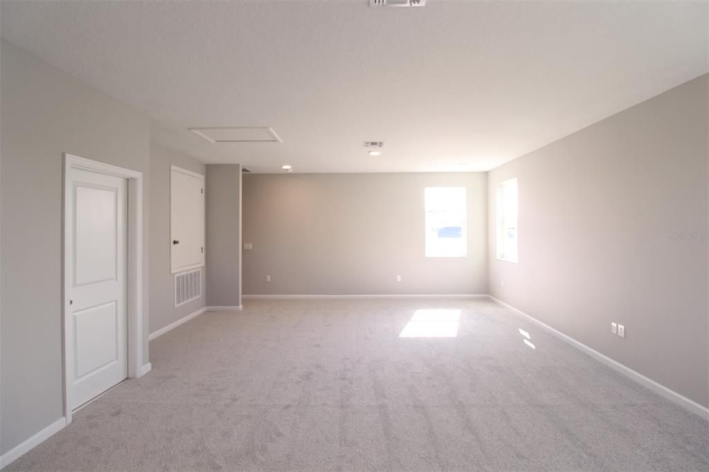 En Venta: $519,990 (4 camas, 3 baños, 2728 Pies cuadrados)
