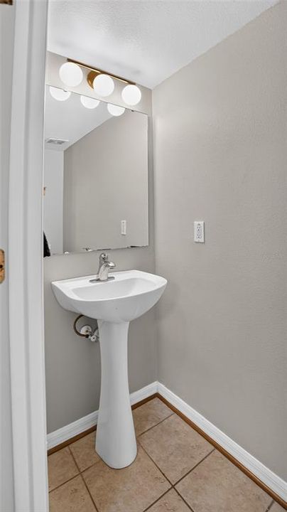 На продажу: $469,900 (3 спален, 2 ванн, 2034 Квадратных фут)