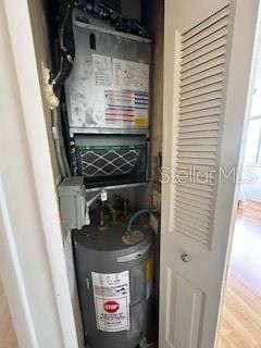 For Sale: $169,000 (2 beds, 1 baths, 853 Square Feet)