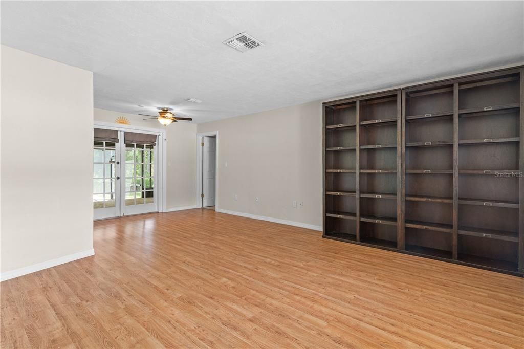 En Venta: $349,000 (3 camas, 2 baños, 1824 Pies cuadrados)