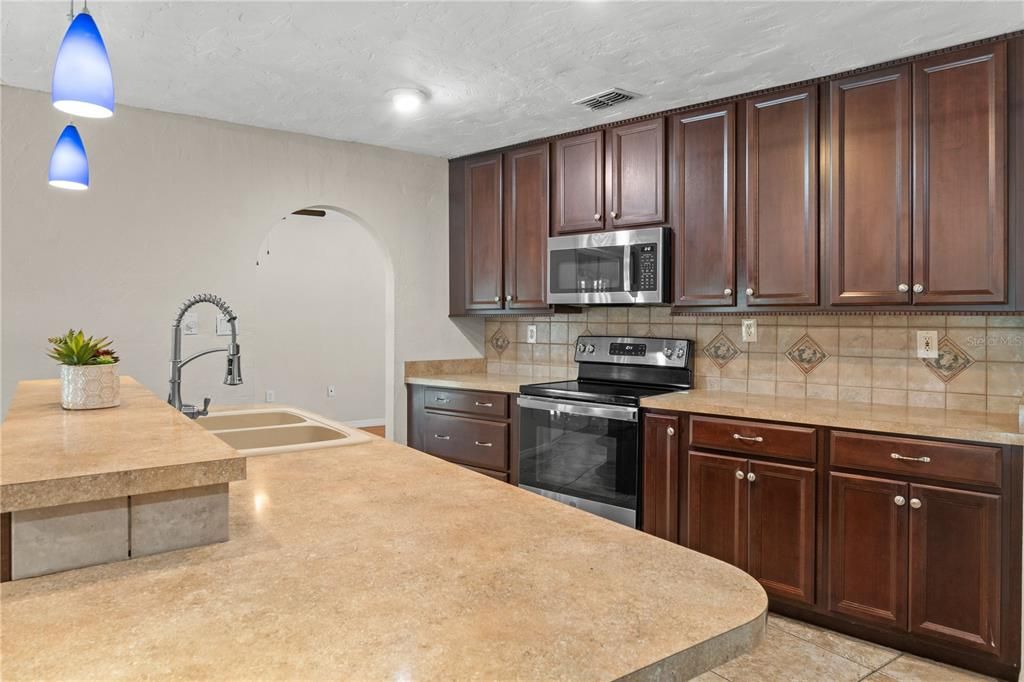 En Venta: $349,000 (3 camas, 2 baños, 1824 Pies cuadrados)