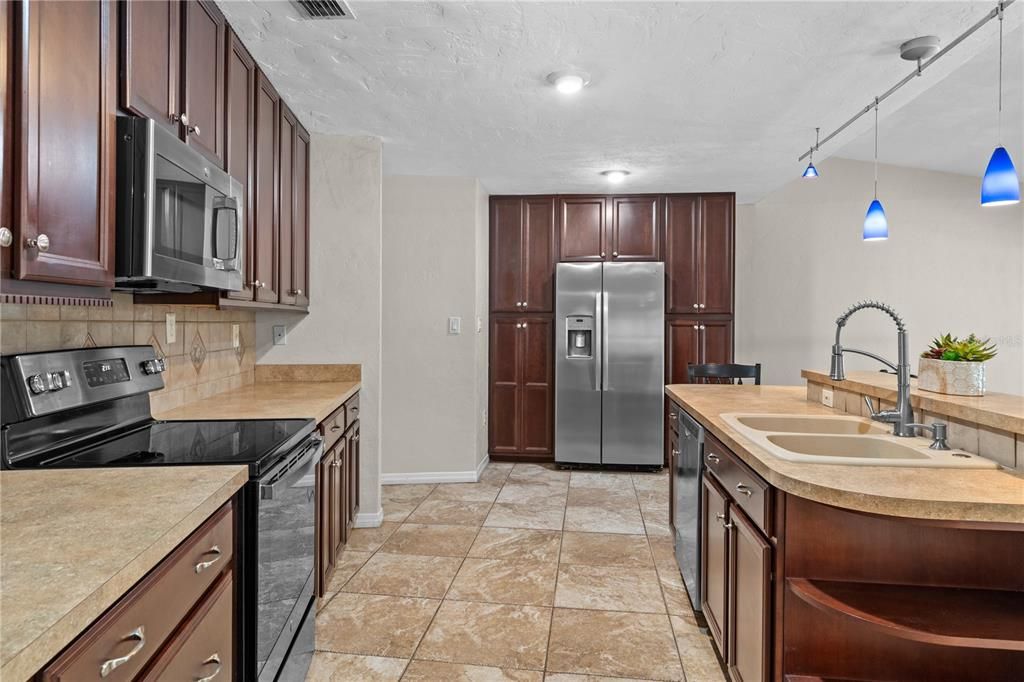 En Venta: $349,000 (3 camas, 2 baños, 1824 Pies cuadrados)