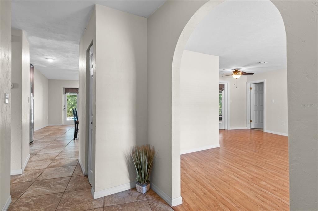 En Venta: $349,000 (3 camas, 2 baños, 1824 Pies cuadrados)