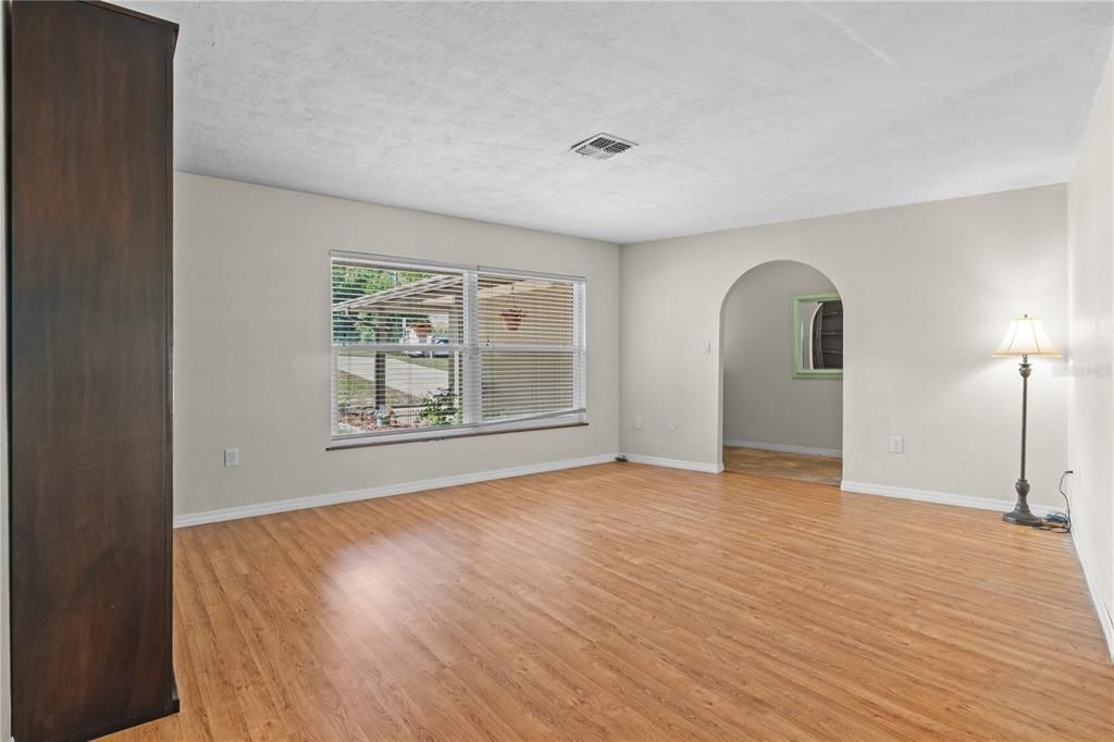 En Venta: $349,000 (3 camas, 2 baños, 1824 Pies cuadrados)