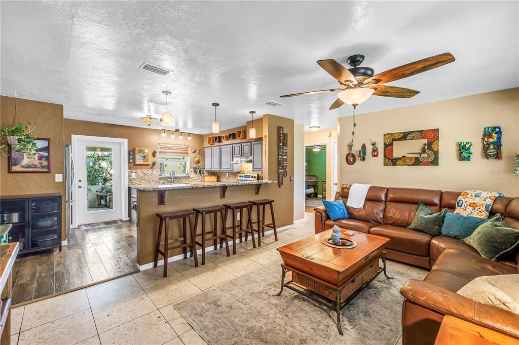 En Venta: $340,000 (3 camas, 1 baños, 1150 Pies cuadrados)