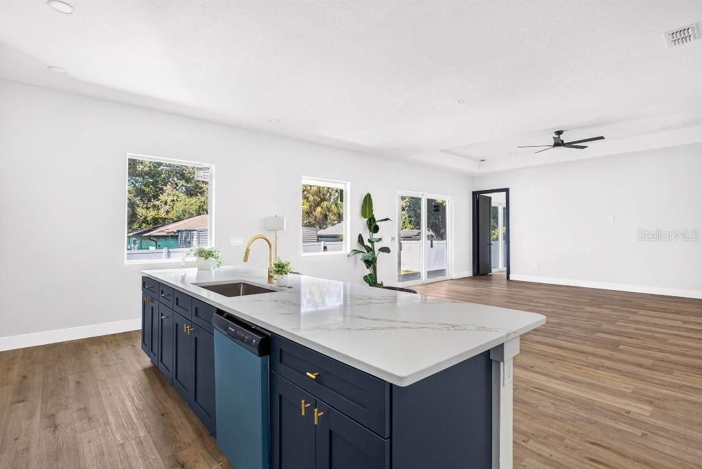 En Venta: $399,000 (3 camas, 2 baños, 1728 Pies cuadrados)