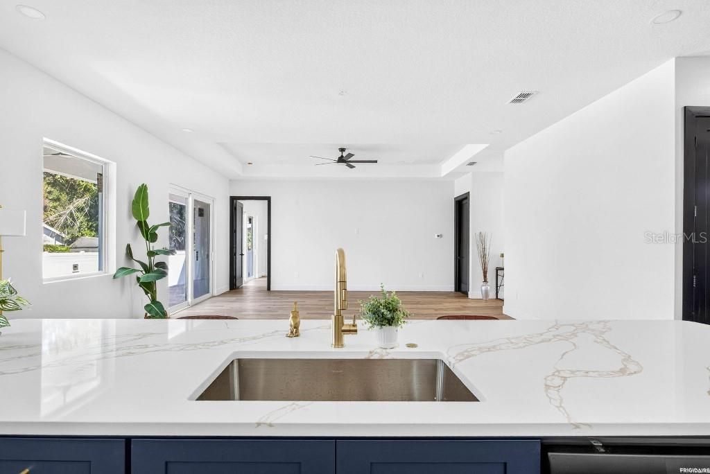 En Venta: $399,000 (3 camas, 2 baños, 1728 Pies cuadrados)