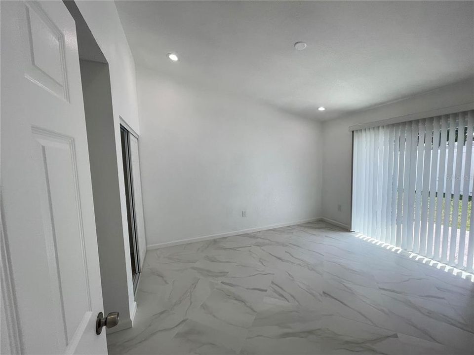 En Renta: $1,950 (2 camas, 2 baños, 1000 Pies cuadrados)