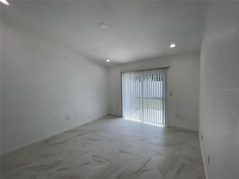 En Renta: $1,950 (2 camas, 2 baños, 1000 Pies cuadrados)