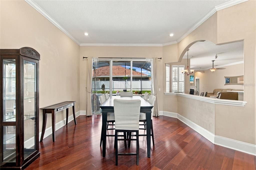 En Venta: $619,900 (4 camas, 3 baños, 2441 Pies cuadrados)