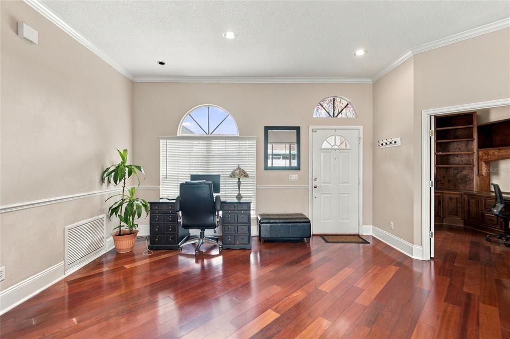 En Venta: $619,900 (4 camas, 3 baños, 2441 Pies cuadrados)